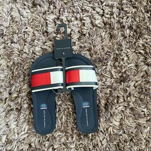 NEW Women’s Tommy Hilfiger slides